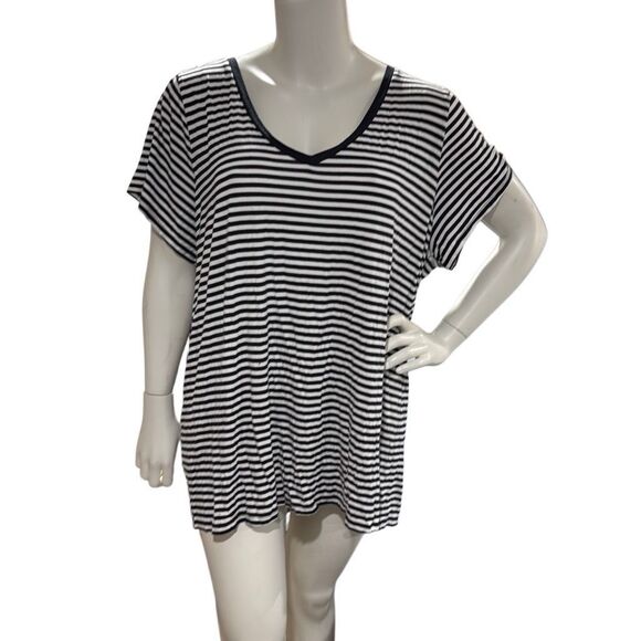 Torrid striped super soft t-shirt - Picture 1 of 3